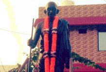 ପ୍ଲାଷ୍ଟିକ୍ ମୁକ୍ତ ଅଭିଯାନ କରୁଥିବା କର୍ମୀ ପିନ୍ଧାଇଲେ ପ୍ଲାଷ୍ଟିକ୍ ମାଳ ।