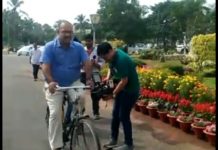ବିଜୁ ପରେ ଜ୍ୟୋତି : ଲୋକସେବା ଭବନକୁ ଆସିଲେ ସାଇକେଲରେ