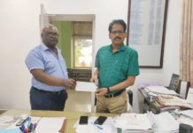 ମୁଖ୍ୟମନ୍ତ୍ରୀ ରିଲିଫ୍ ପାଣ୍ଠିକୁ ସହାୟତା ପ୍ରଦାନ କଲେ ଅଧିକାରୀ ଓ କର୍ମଚାରୀ ।