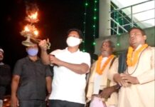 ବିରଜା ପୀଠରେ ବଡ଼ ମେଡ଼ିକାଲ: ଉତ୍ସବମୁଖର ଯାଜପୁର, ବୈତରଣୀକୂଳରେ ସମୂହ ଆଳତିରେ ସାମିଲ ହେଲେ ପ୍ରଣବ