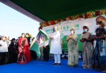 ଭୁବନେଶ୍ୱରରେ ଇ-ବସ ଓ ଇ-ରିକ୍ସା ଉଦଘାଟନ କଲେ ମୁଖ୍ୟମନ୍ତ୍ରୀ…