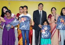 ସୋଆ ଜାଗୋ ପକ୍ଷରୁ ସ୍କୁଲ୍ବ୍ୟାଗ୍ ବଂଟନ…