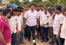 ବିପଦର ବନ୍ଧୁ ପ୍ରଣବ: ଅସୁସ୍ଥ ସତ୍ତ୍ବେ ବନ୍ୟା ବିପନ୍ନଙ୍କ ନିକଟରେ