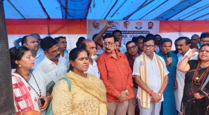 ସରକାର ମିନାକ୍ଷୀ ନାଟରାଜନଙ୍କୁ ଭୟକରି ନାକଚ ଷଡଯନ୍ତ୍ର କରିଛି : ଭକ୍ତ*